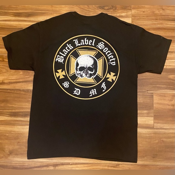 NWOT MENS LARGE GRAPHIC T-SHIRY - Picture 2 of 3